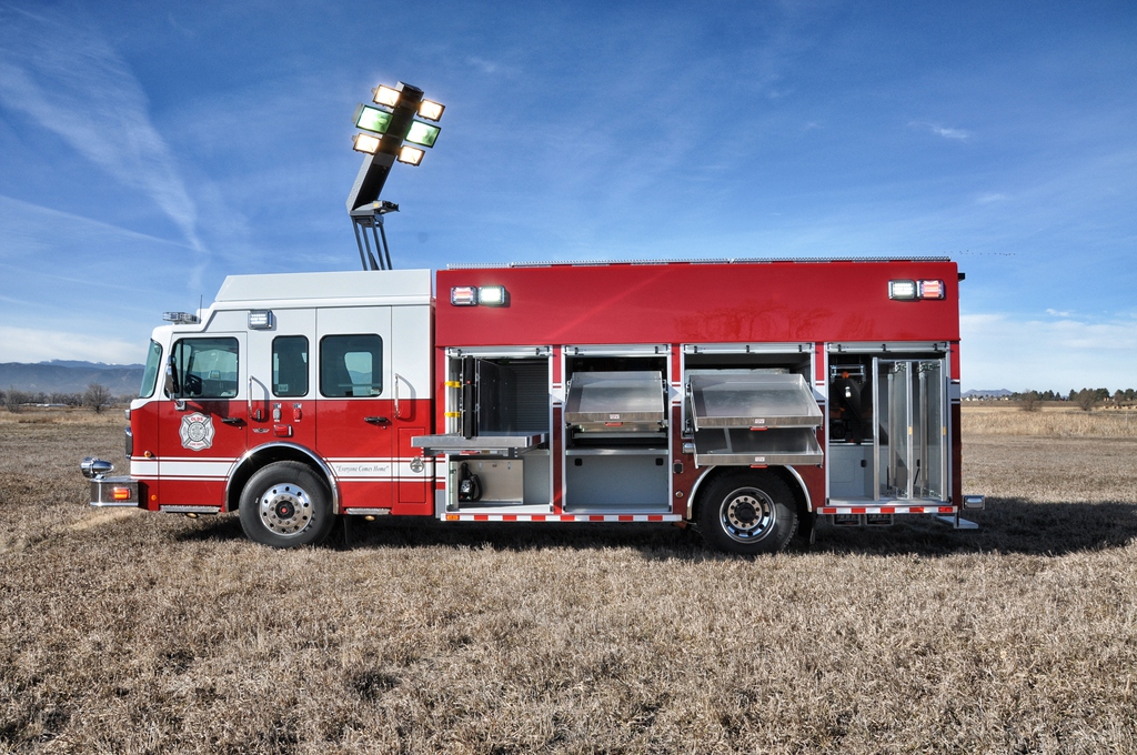 Olds, AB FD-Heavy Rescue #895
