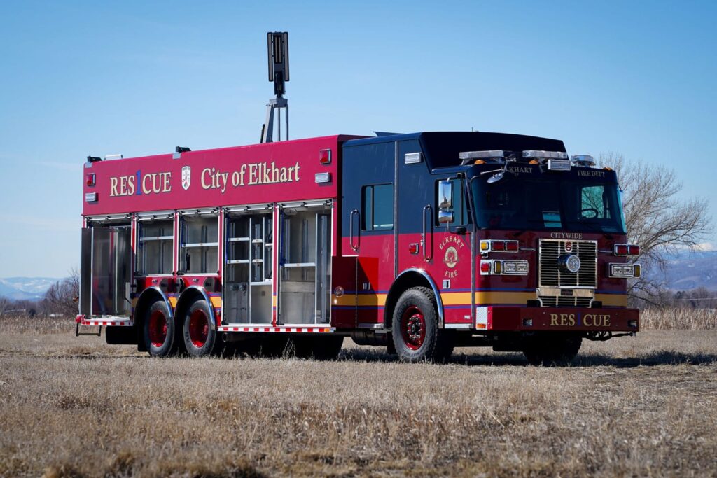 ElkhartIN-HR-WalkIn-Curbside-Open-FrontSide