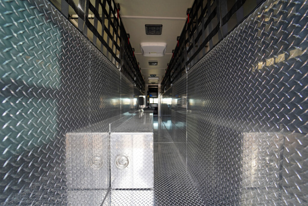 Miami_HeavyRescue_1205_Interior-16