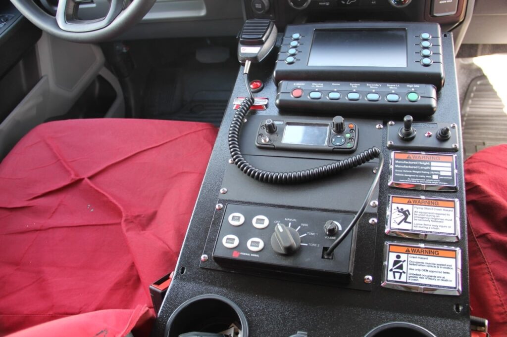 TulareCountyCA-LR-1240-1249-Interior-Radio-Large