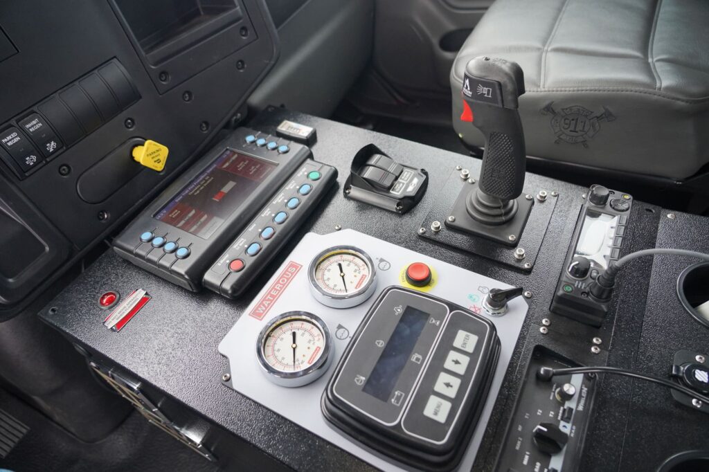 deertrail_int-console
