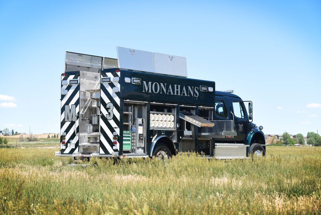 monahans-curbside-rear-open