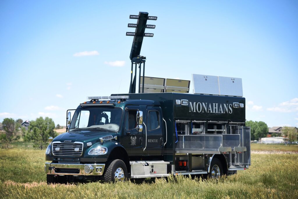 monahans-streetside-front-open
