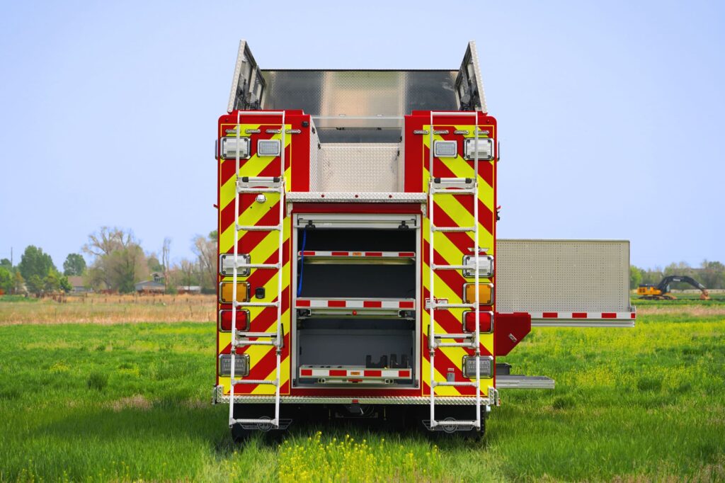 portMoody1227-rear-open