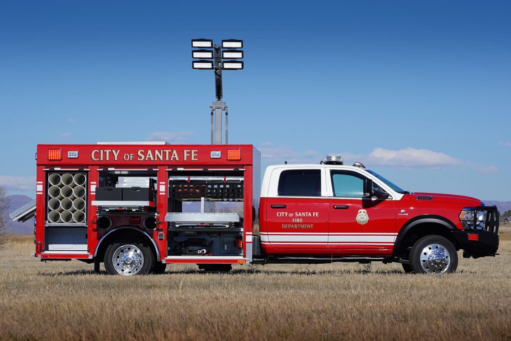 santaFe1067_Curbside-Open