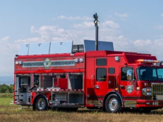 Saanich-Fire-(BC)-Heavy-Rescue-#1287-Curbside-Front-Open