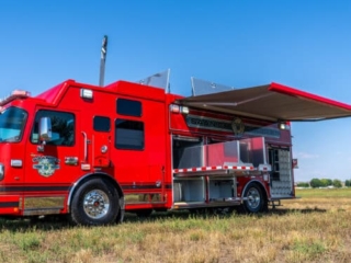 Saanich-Fire-(BC)-Heavy-Rescue-#1287-Streetside-Front-Awning-Open