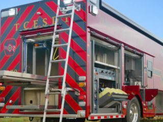 tarrant1332-curbside-rear-glamour